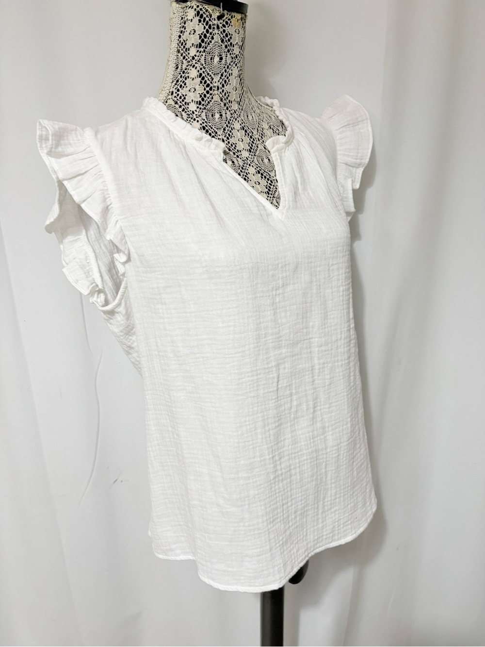 NWT Skies Are Blue White Cotton Summer Blouse Size XL Flutter Sleeveless